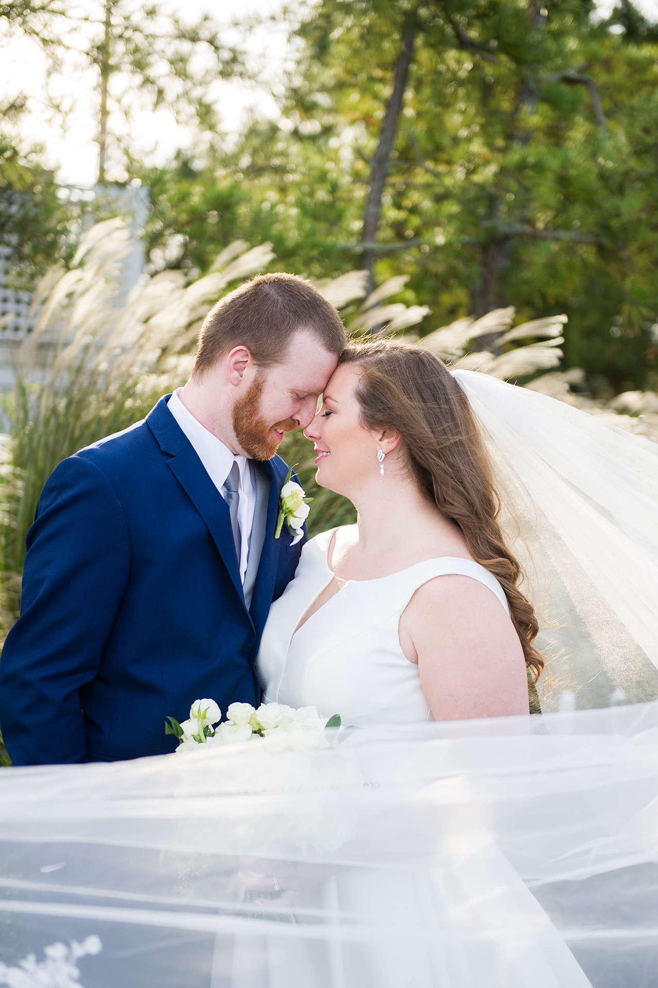 Couple Wedding Photo at Mallard Island Yacht Club in Long Beach Island, NJ